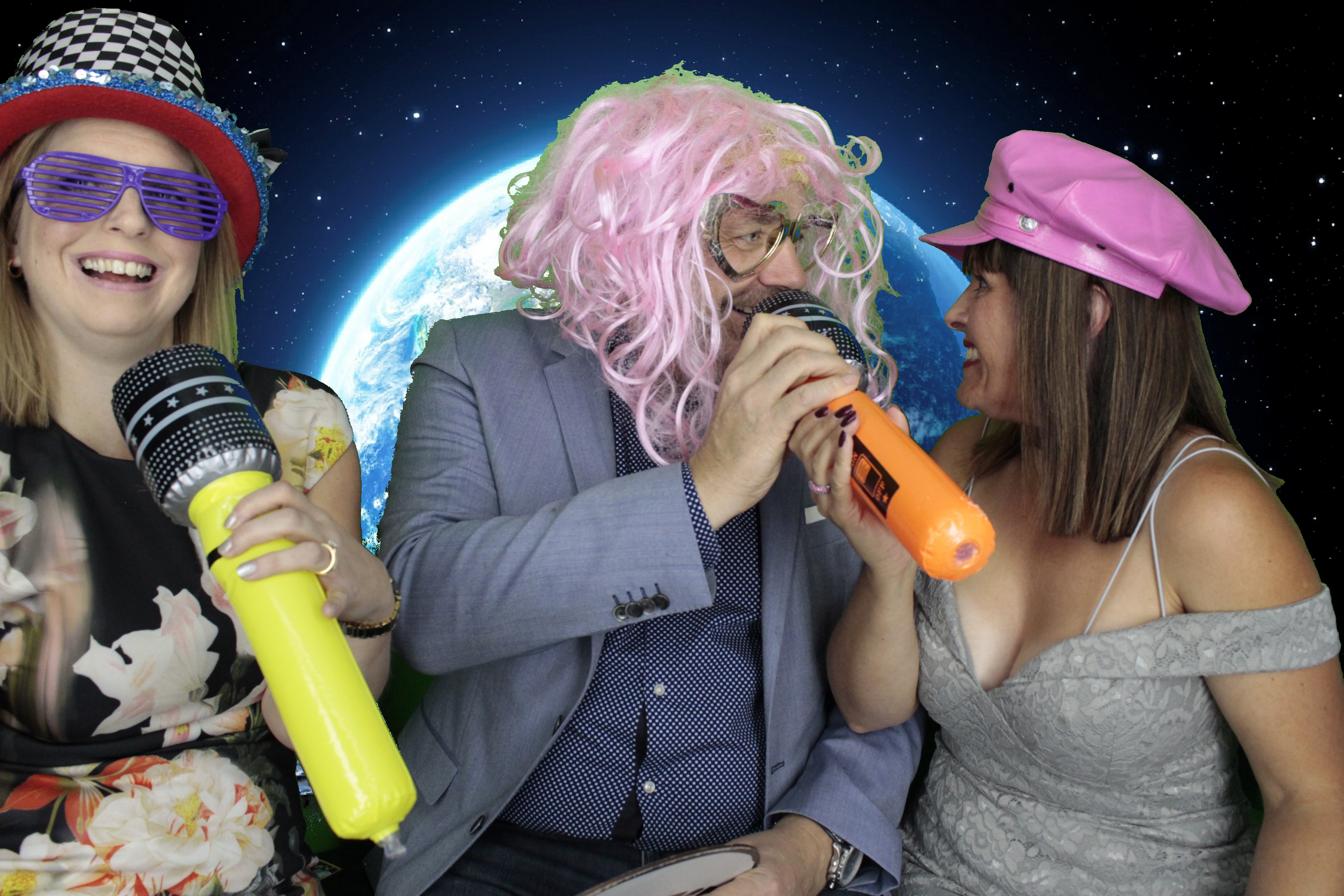 Mr & Mrs Brooks | View more photos from the event at gallery.myphotoboothexperience.co.uk/u/MyPhotoBoothExperienceLtd/Mr-Mrs-Brooks